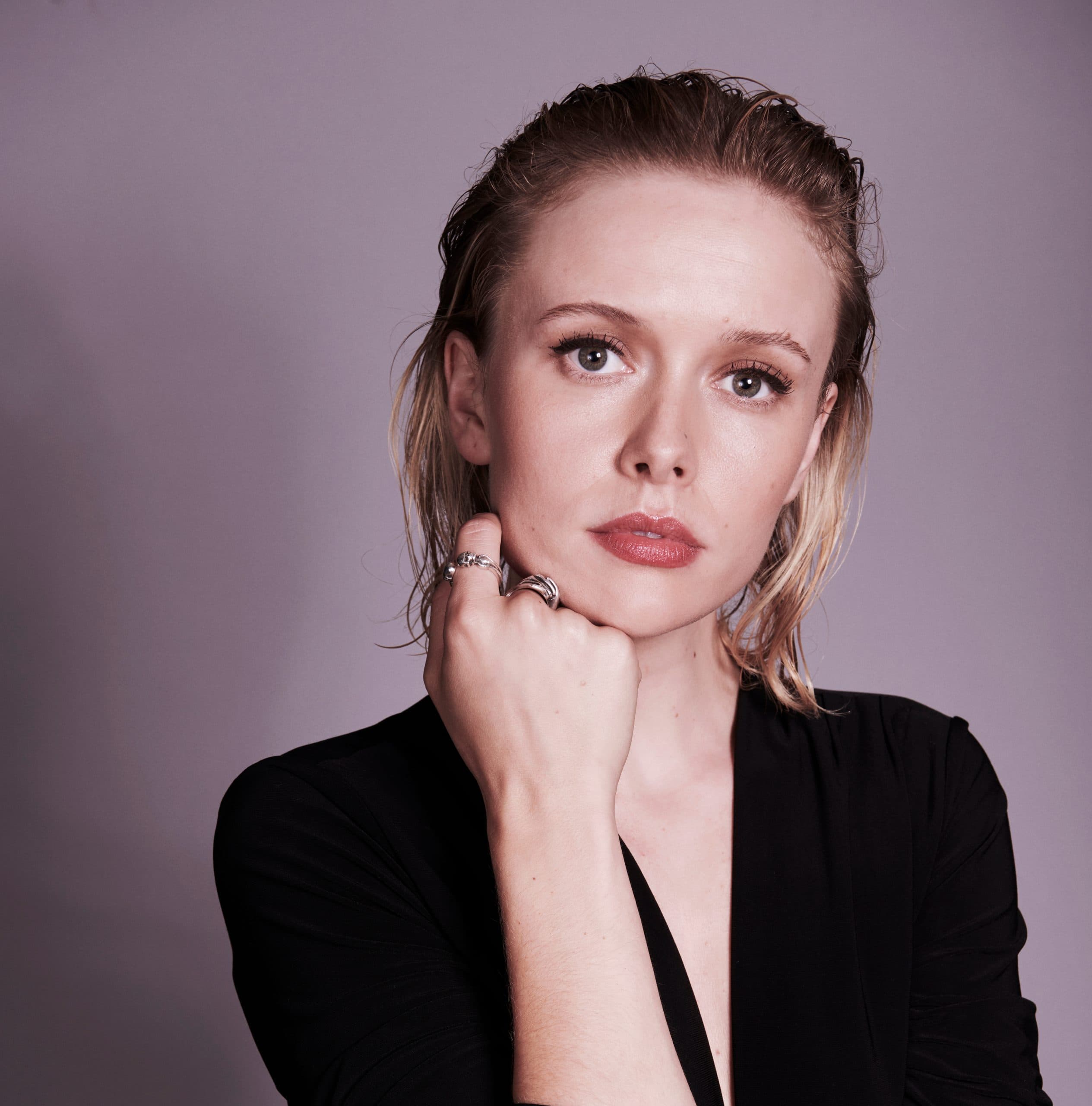 Amelia Eve