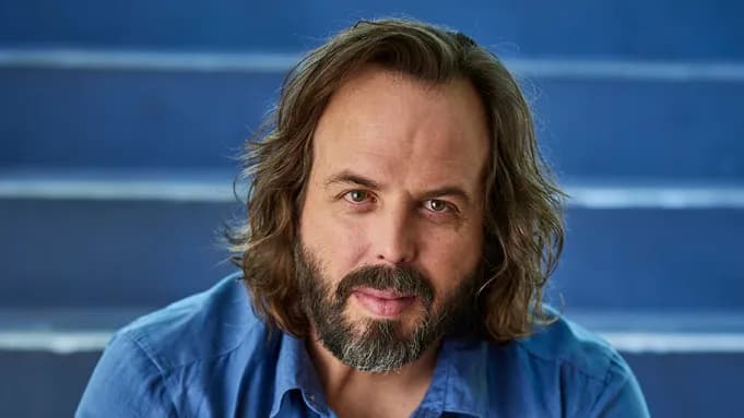 Angus Sampson