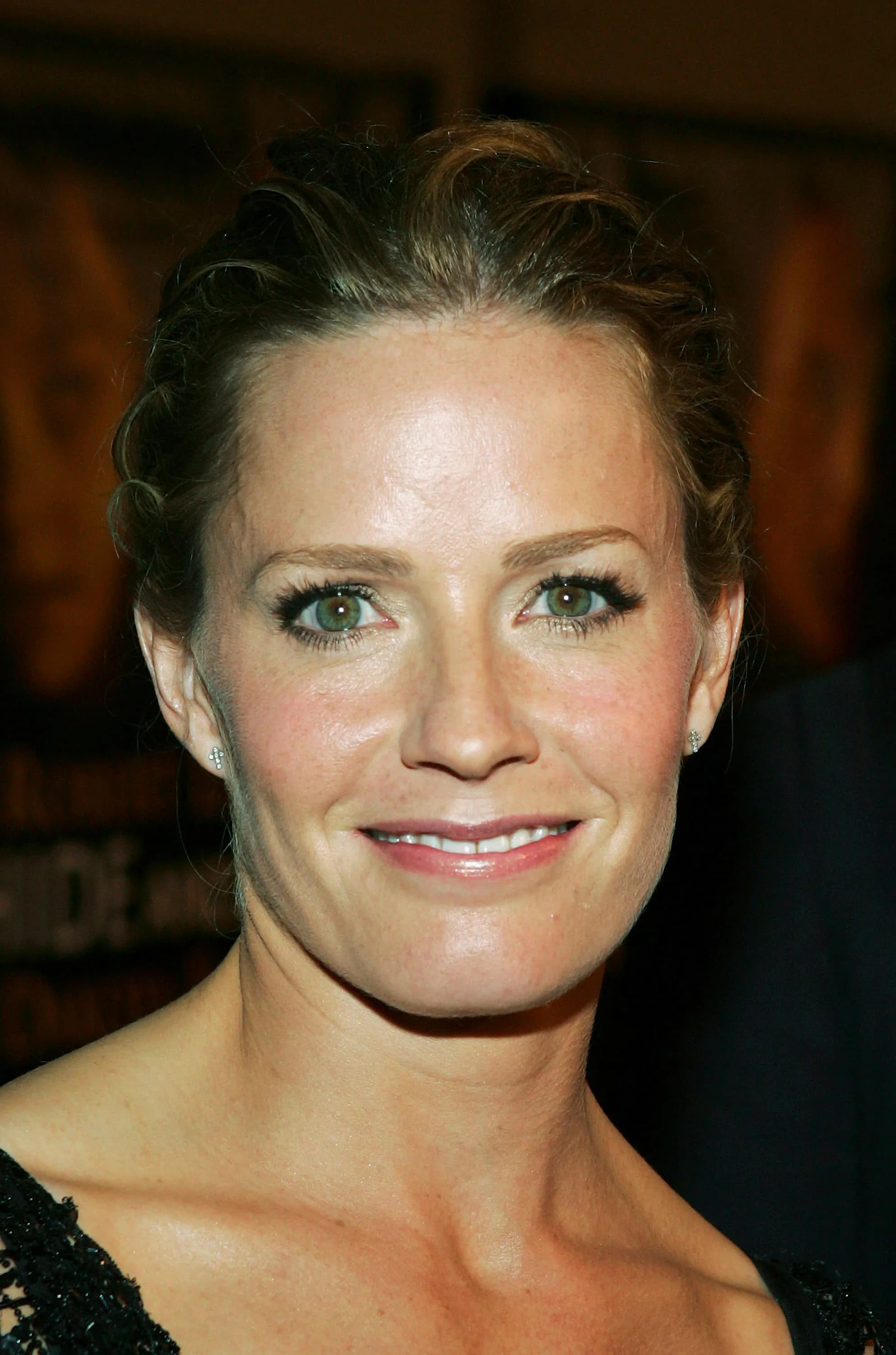 Elisabeth Shue